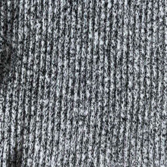 🦋 Grey Off Shoulder Fitted Knit Top - Picture 7 of 7